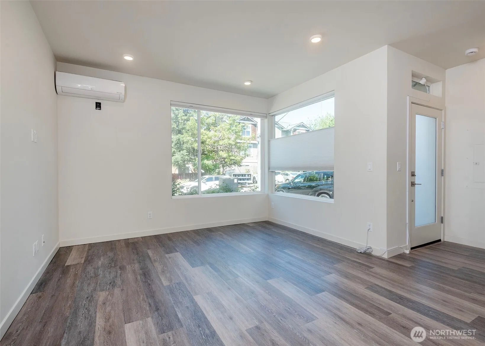 Property photo for 12032 33rd Ave Ne #f, Seattle photo 3