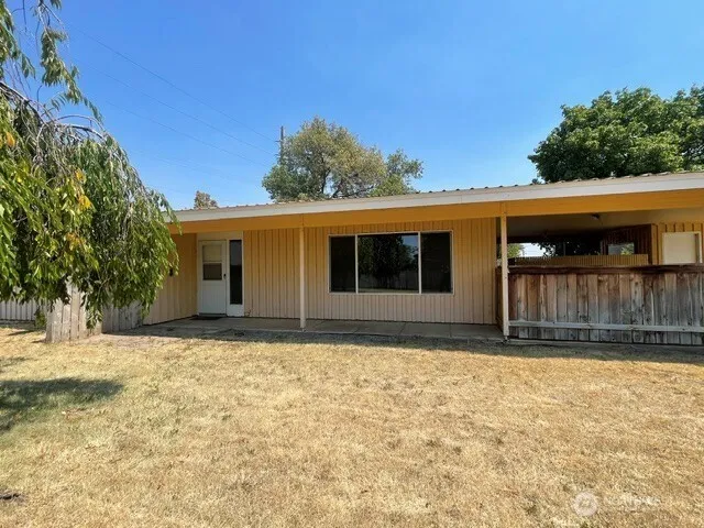 Property photo for 511 Castle Drive, Moses Lake