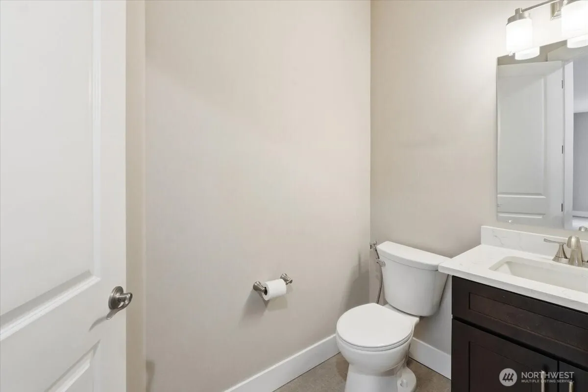 Property photo for 8316 Wildwood Avenue Sw, Lakewood photo 5