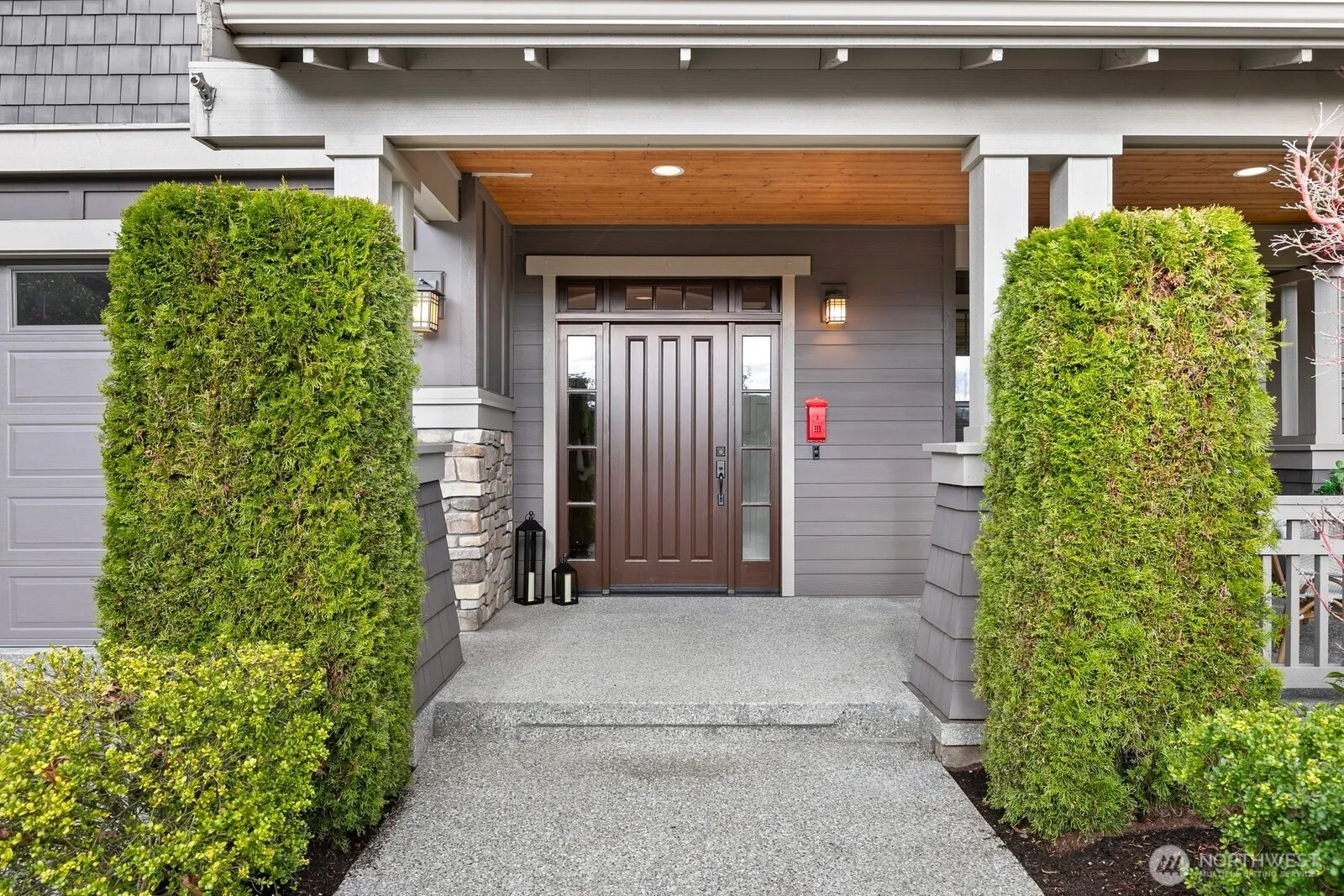 Property photo for 9026 Ne 127th Place, Kirkland photo 2