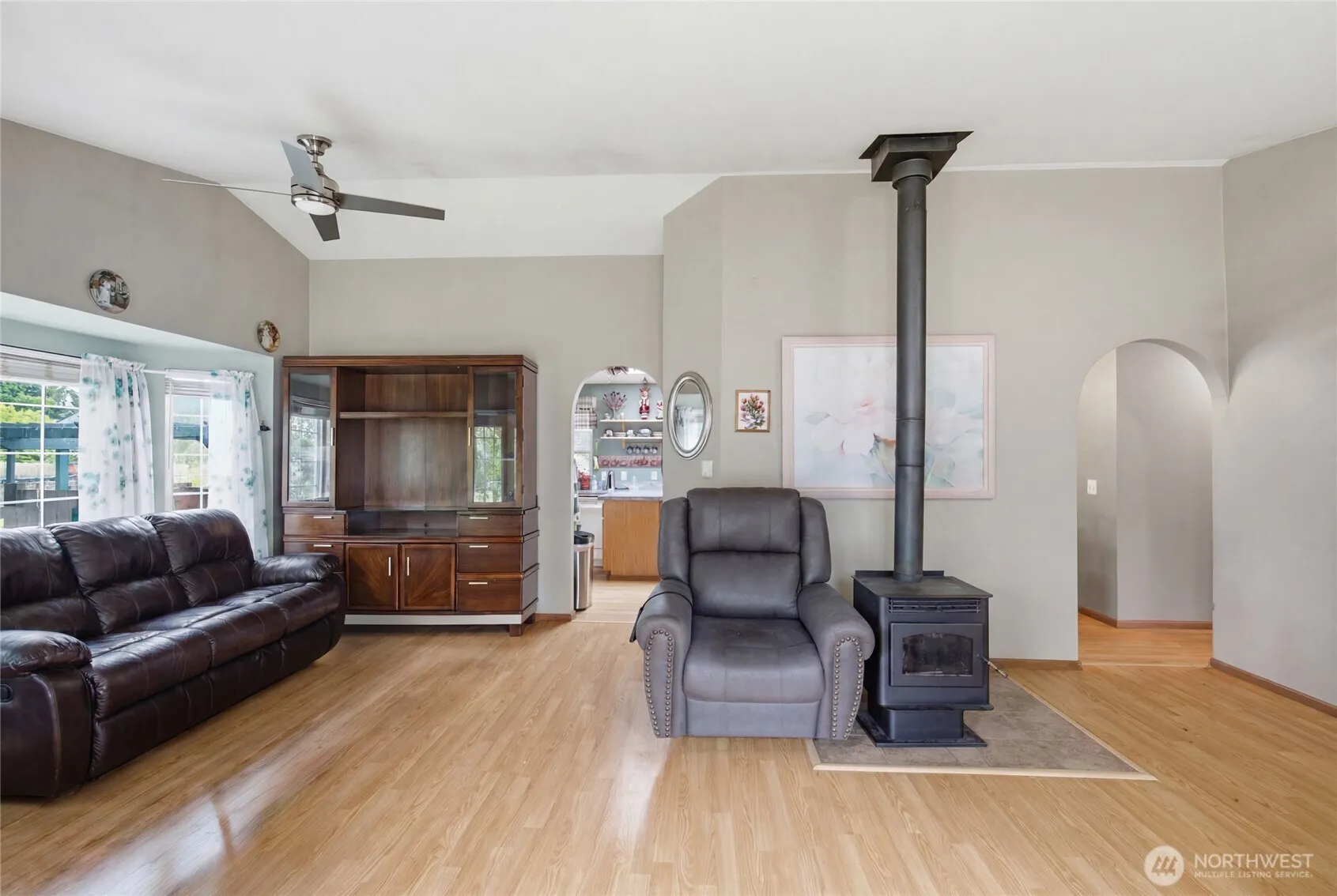 Property photo for 1806 Northwood Court Ne, Tacoma photo 3