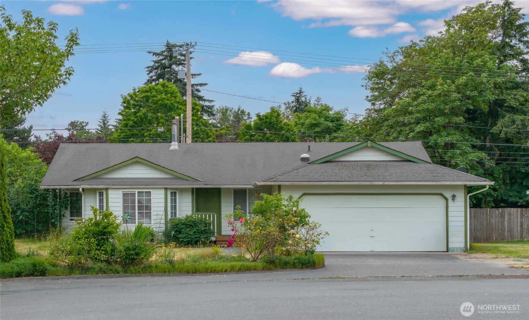 Property photo for 1806 Northwood Court Ne, Tacoma photo 2
