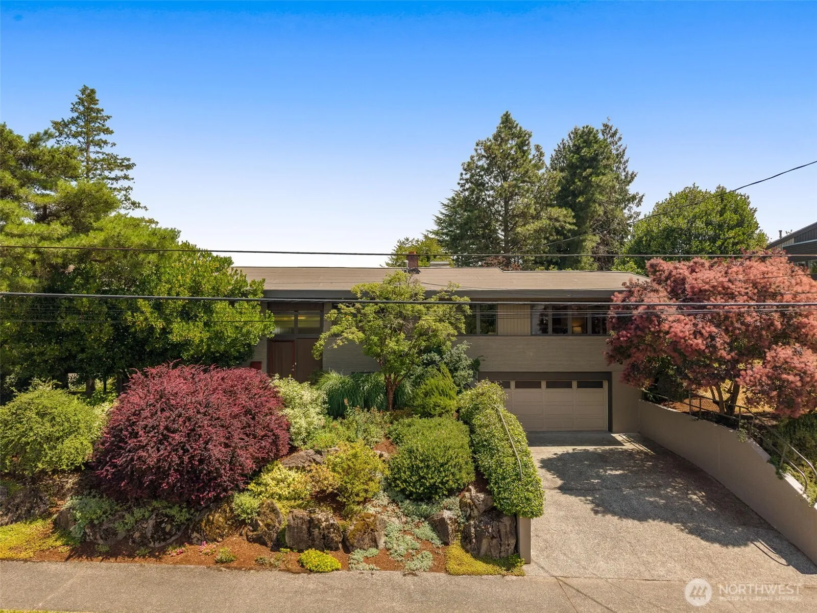 Property photo for 4204 47th Avenue S, Seattle photo 2