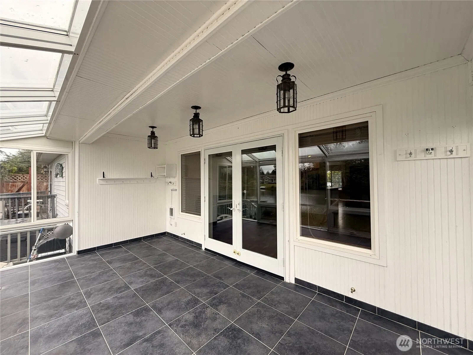 Property photo for 137 Canal Drive Ne, Ocean Shores photo 2