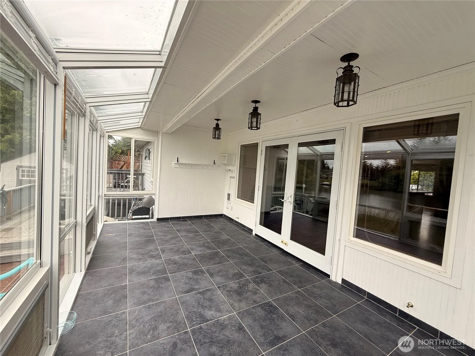 Property photo for 137 Canal Drive Ne, Ocean Shores photo 2