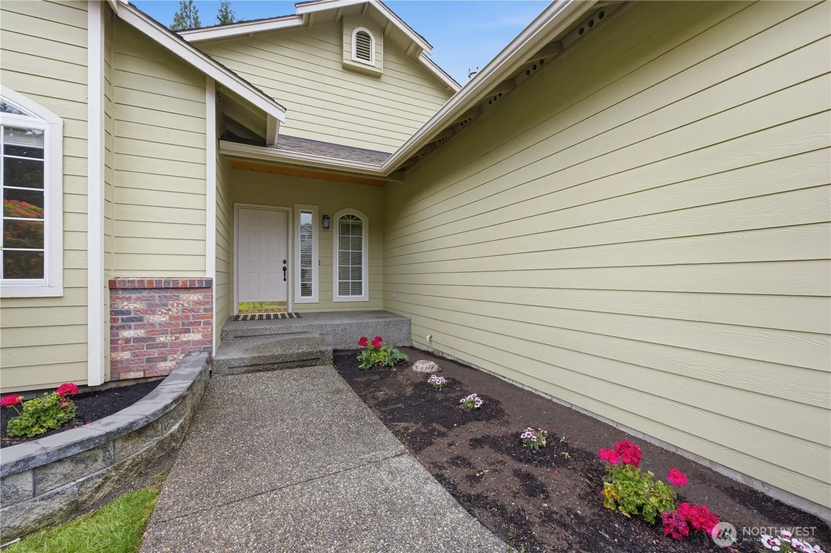 Property photo for 18012 Ambleside Court, Arlington photo 4