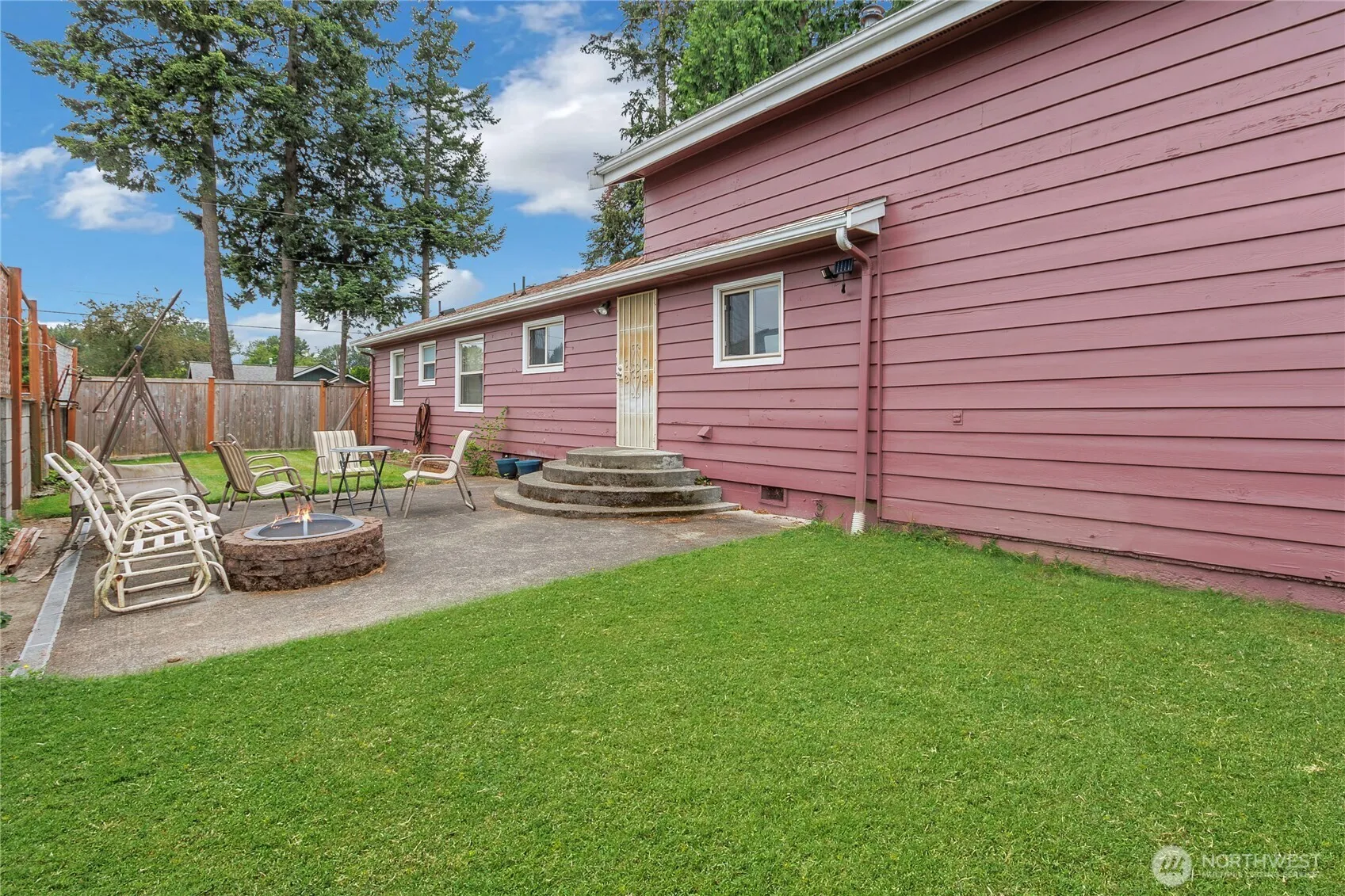 Property photo for 327 Chicago Boulevard S, Pacific photo 5