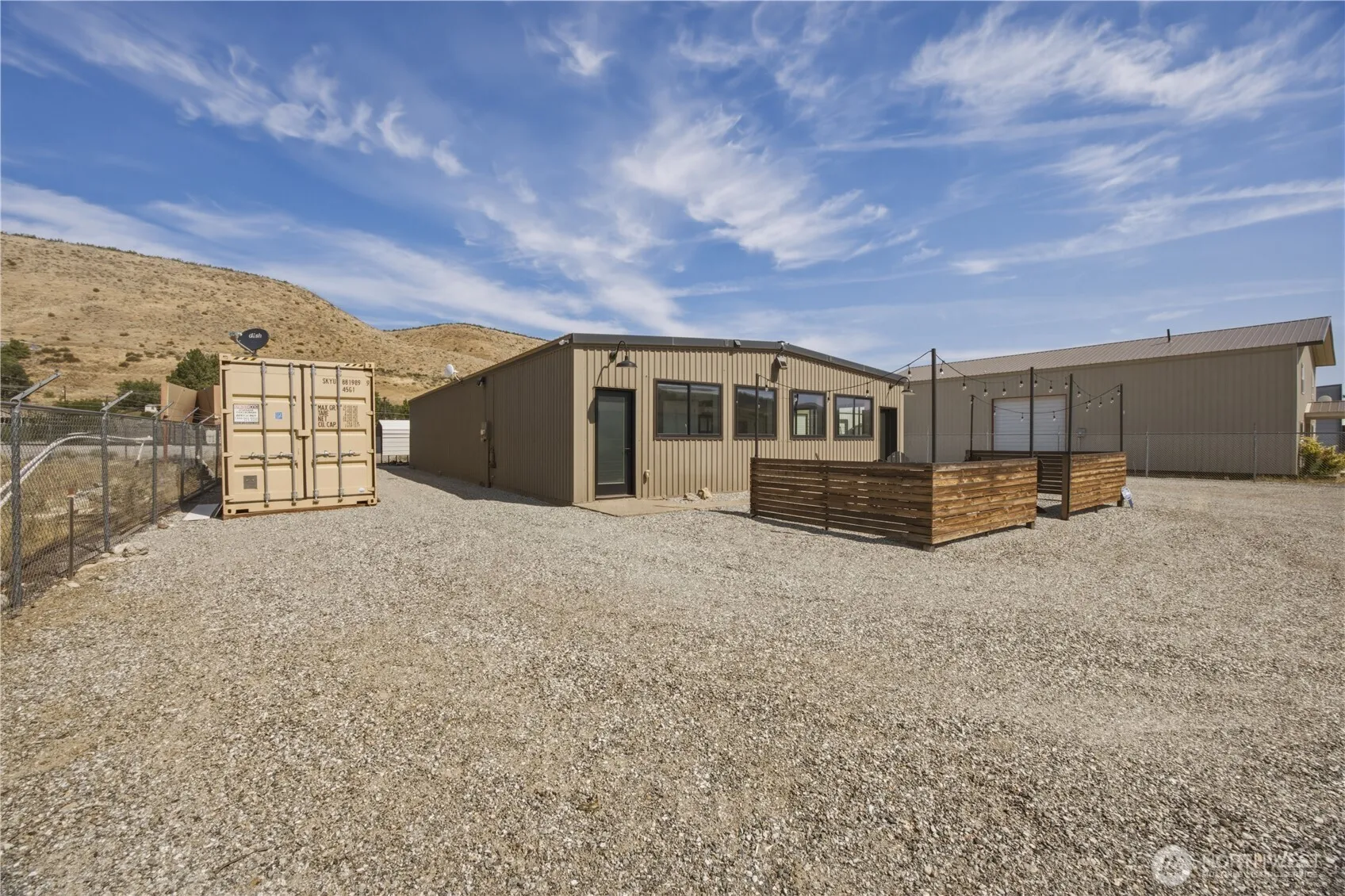 Property photo for 102 Lakeshore Drive, Pateros photo 4