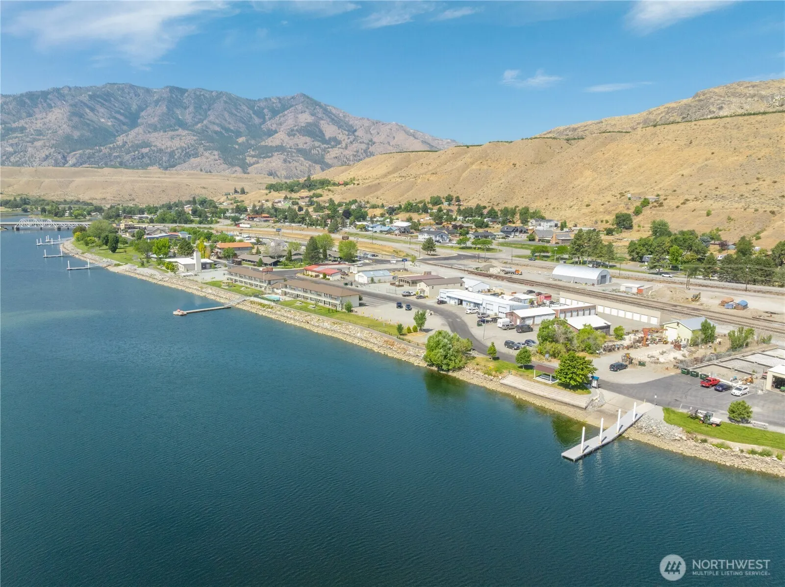 Property photo for 102 Lakeshore Drive, Pateros photo 5