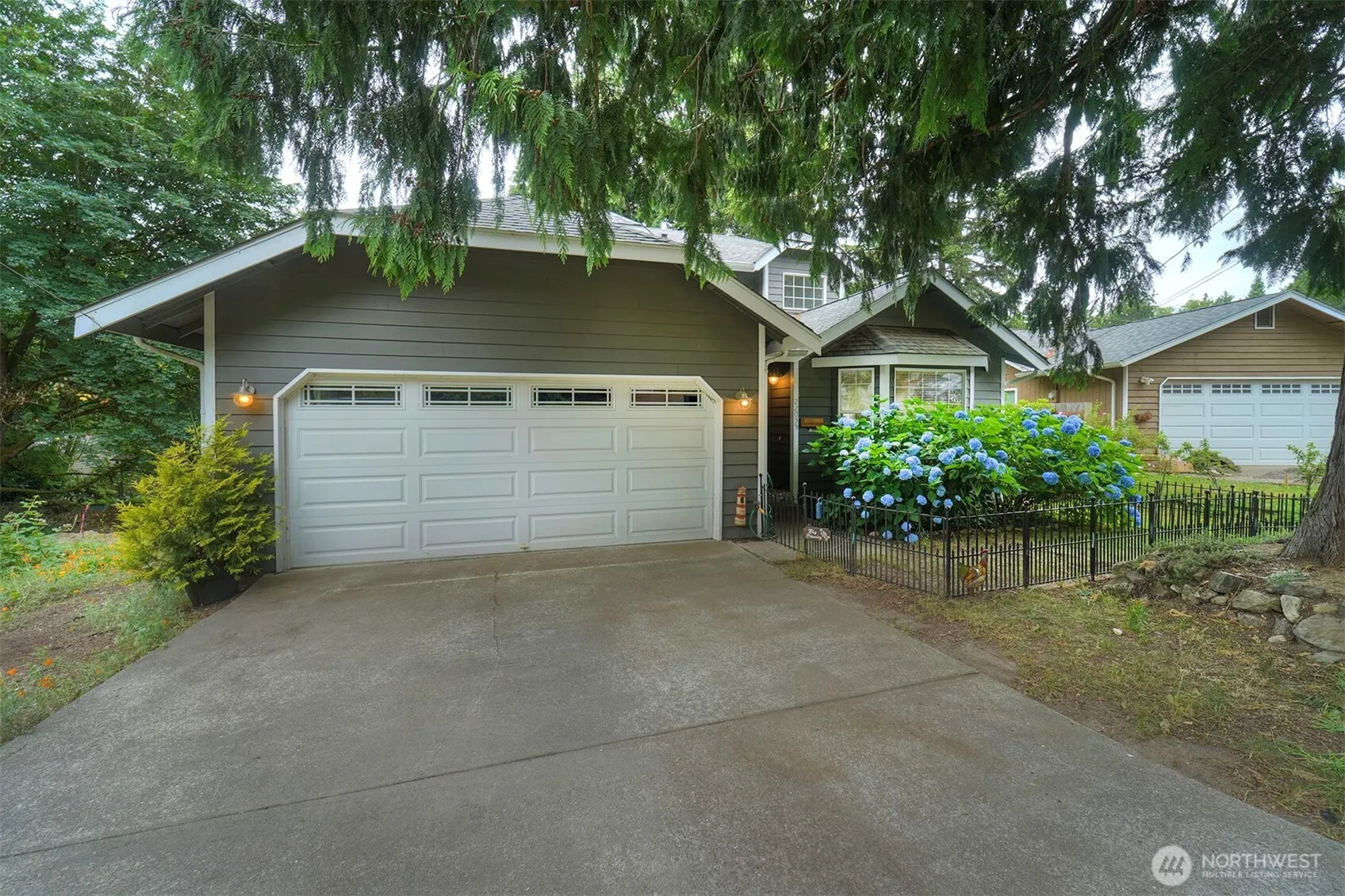 Property photo for 22035 Sea Vista Ne, Poulsbo photo 3