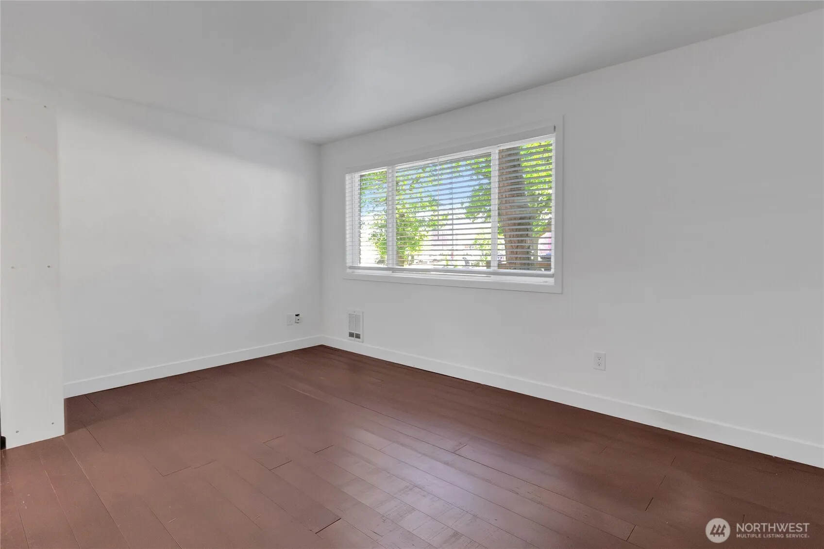 Property photo for 417 23rd Avenue #2, Seattle photo 4