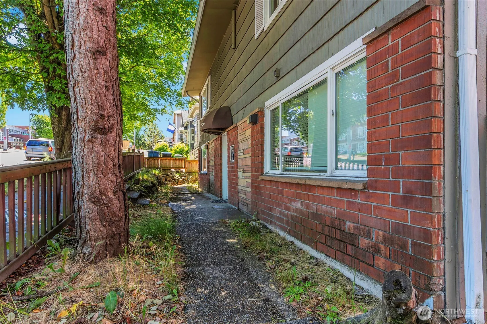 Property photo for 417 23rd Avenue #4, Seattle photo 2