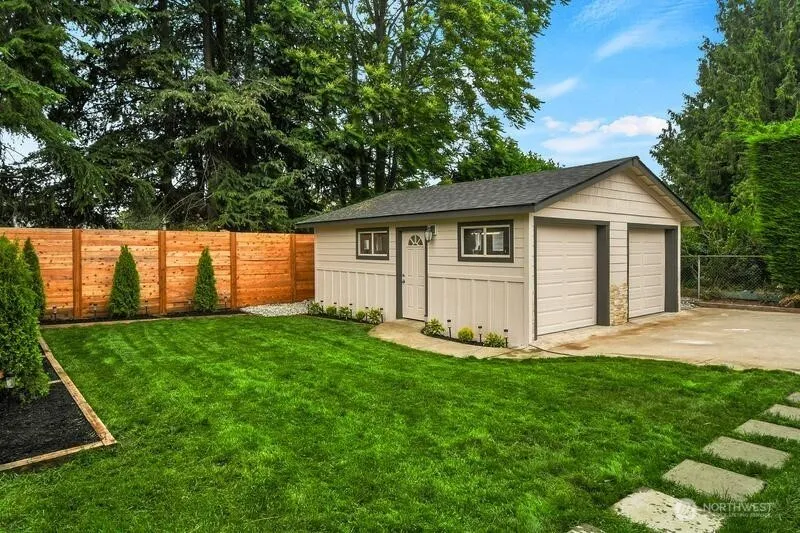 Property photo for 13427 5th Avenue Sw, Burien photo 3
