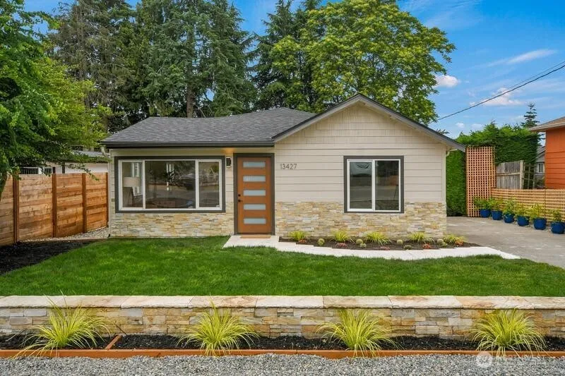 Property photo for 13427 5th Avenue Sw, Burien
