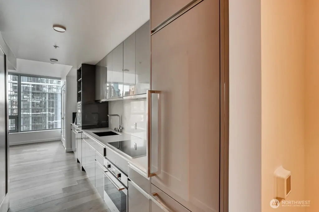 Property photo for 1808 Minor Avenue #2403, Seattle photo 3