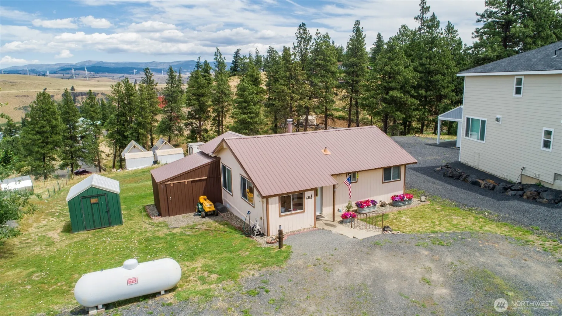Property photo for 270 Ridge Loop Road, Cle Elum photo 2