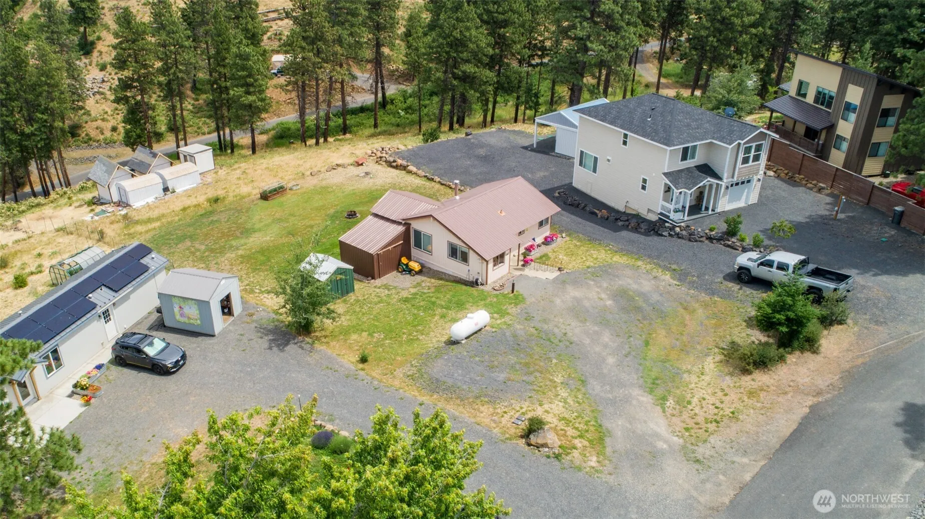 Property photo for 270 Ridge Loop Road, Cle Elum photo 3