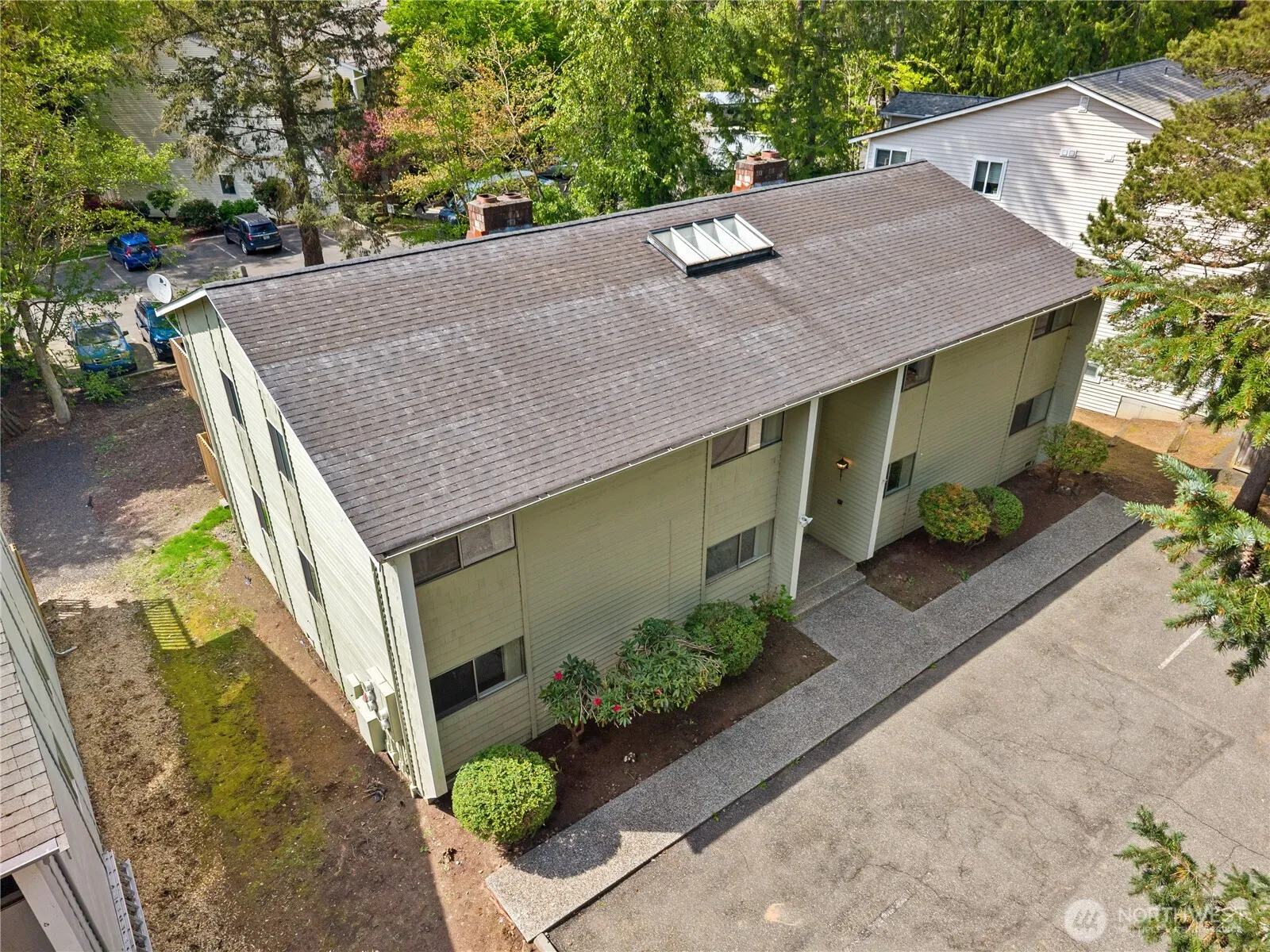 Property photo for 19433 28th Avenue Ne, Lake Forest Park photo 3