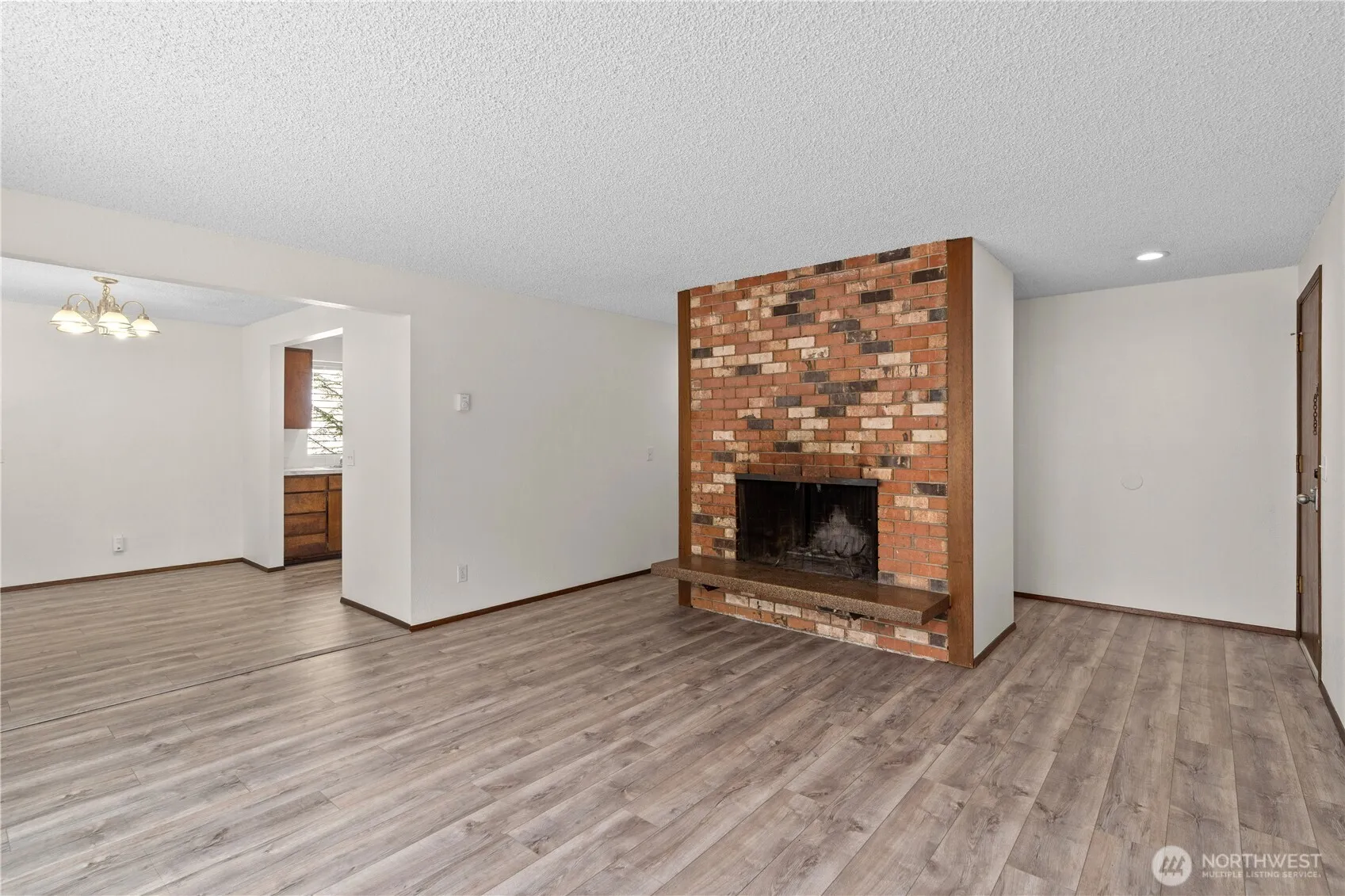 Property photo for 19433 28th Avenue Ne, Lake Forest Park photo 5