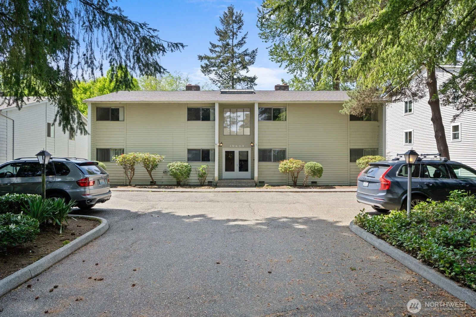 Property photo for 19433 28th Avenue Ne, Lake Forest Park