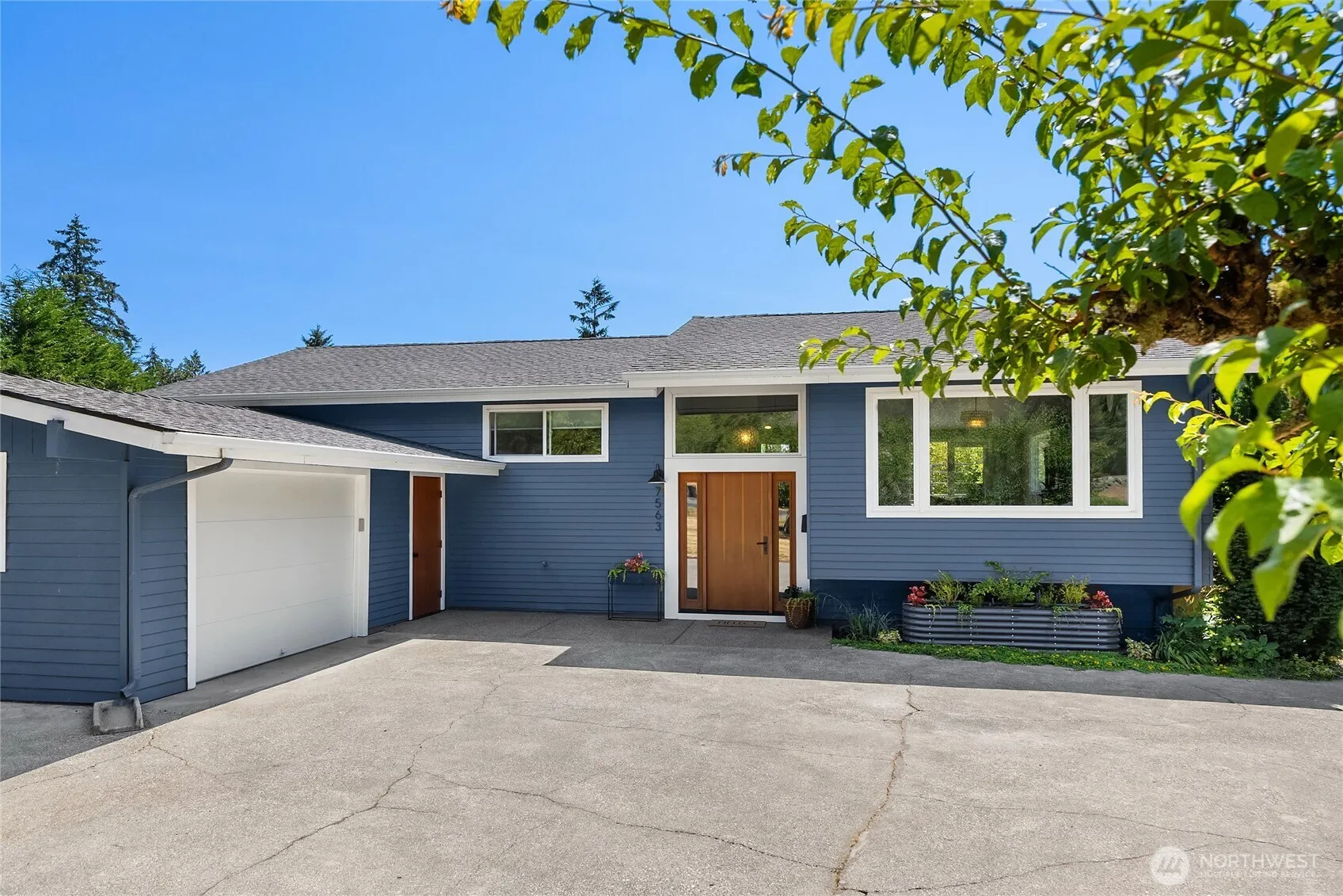 Property photo for 7563 Ne Emerald Way, Bainbridge Island photo 3