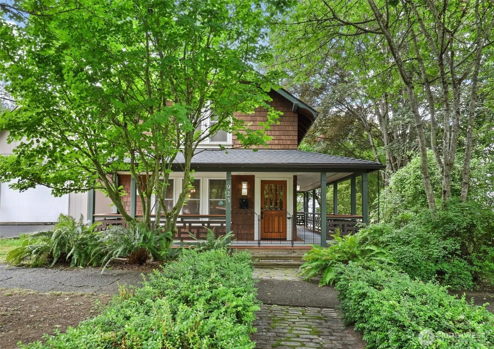 Property photo for 923 Olympia Avenue Ne, Olympia photo 2
