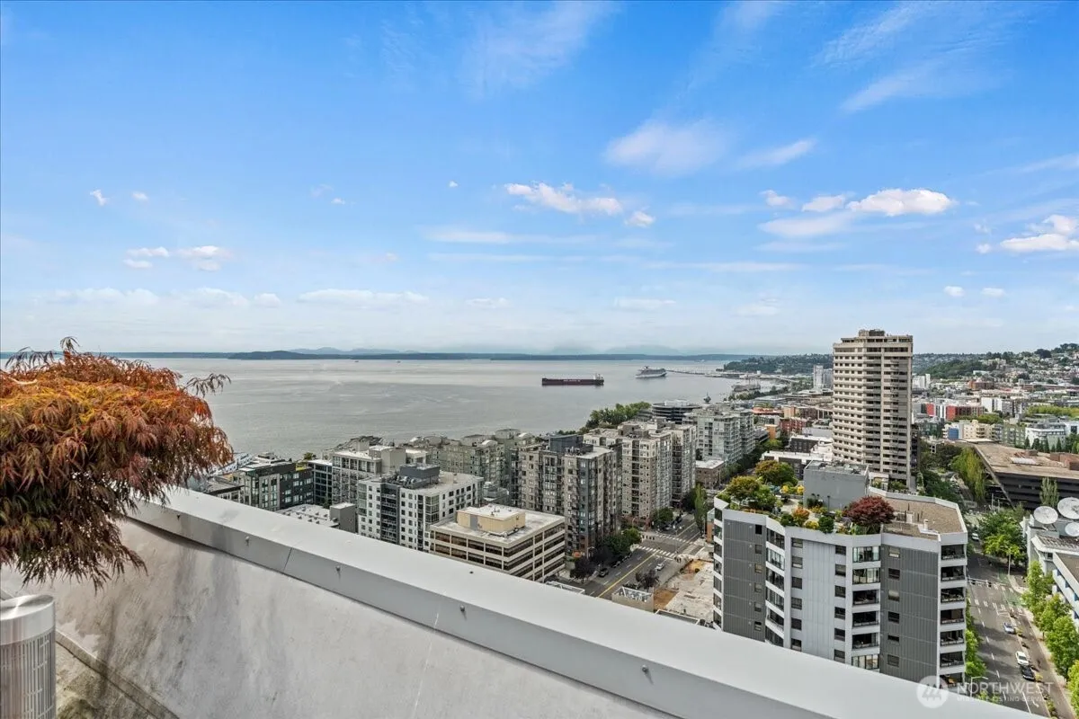 Property photo for 121 Vine Street #1404, Seattle photo 3