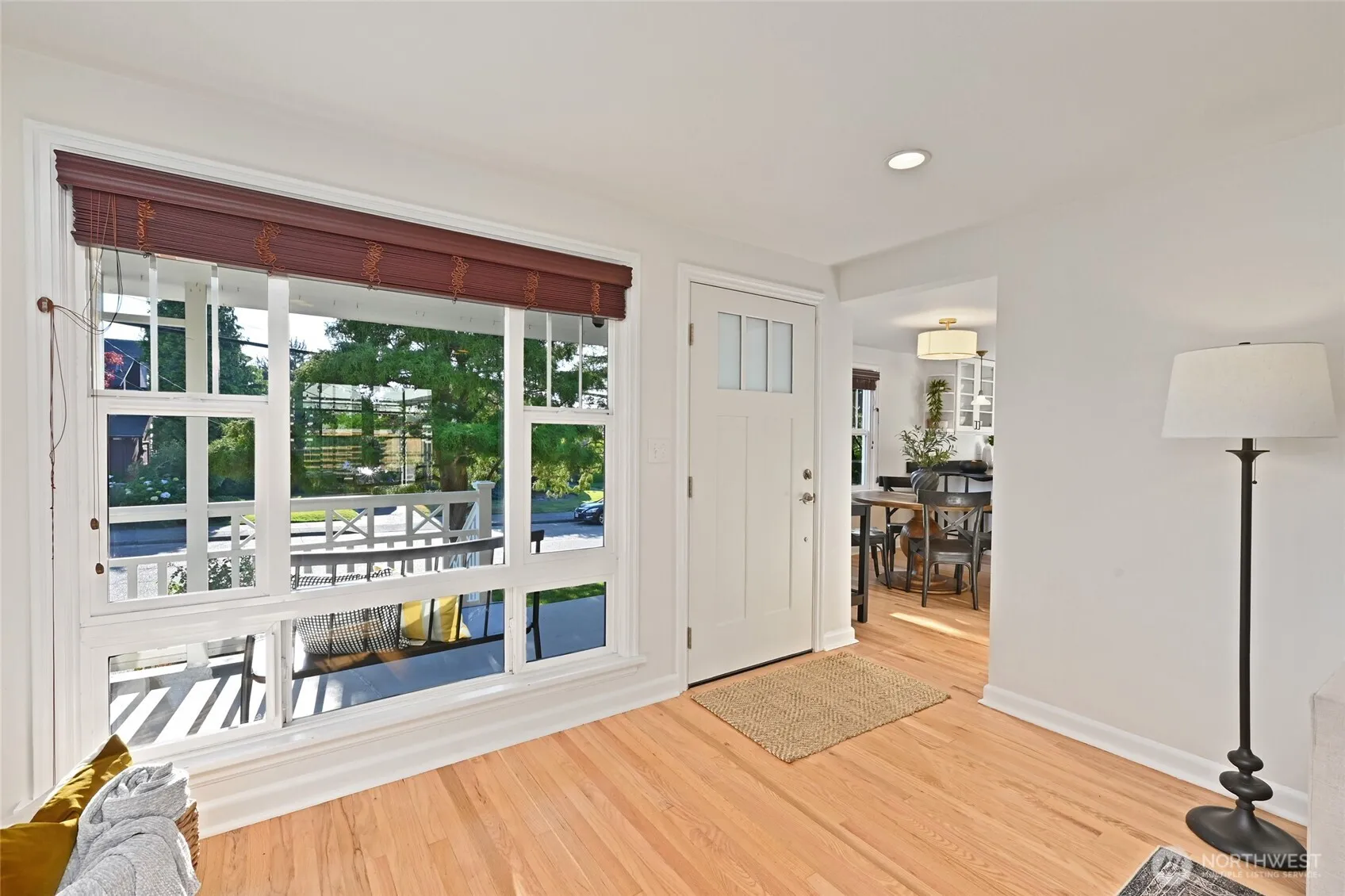 Property photo for 4024 55th Avenue Sw, Seattle photo 2