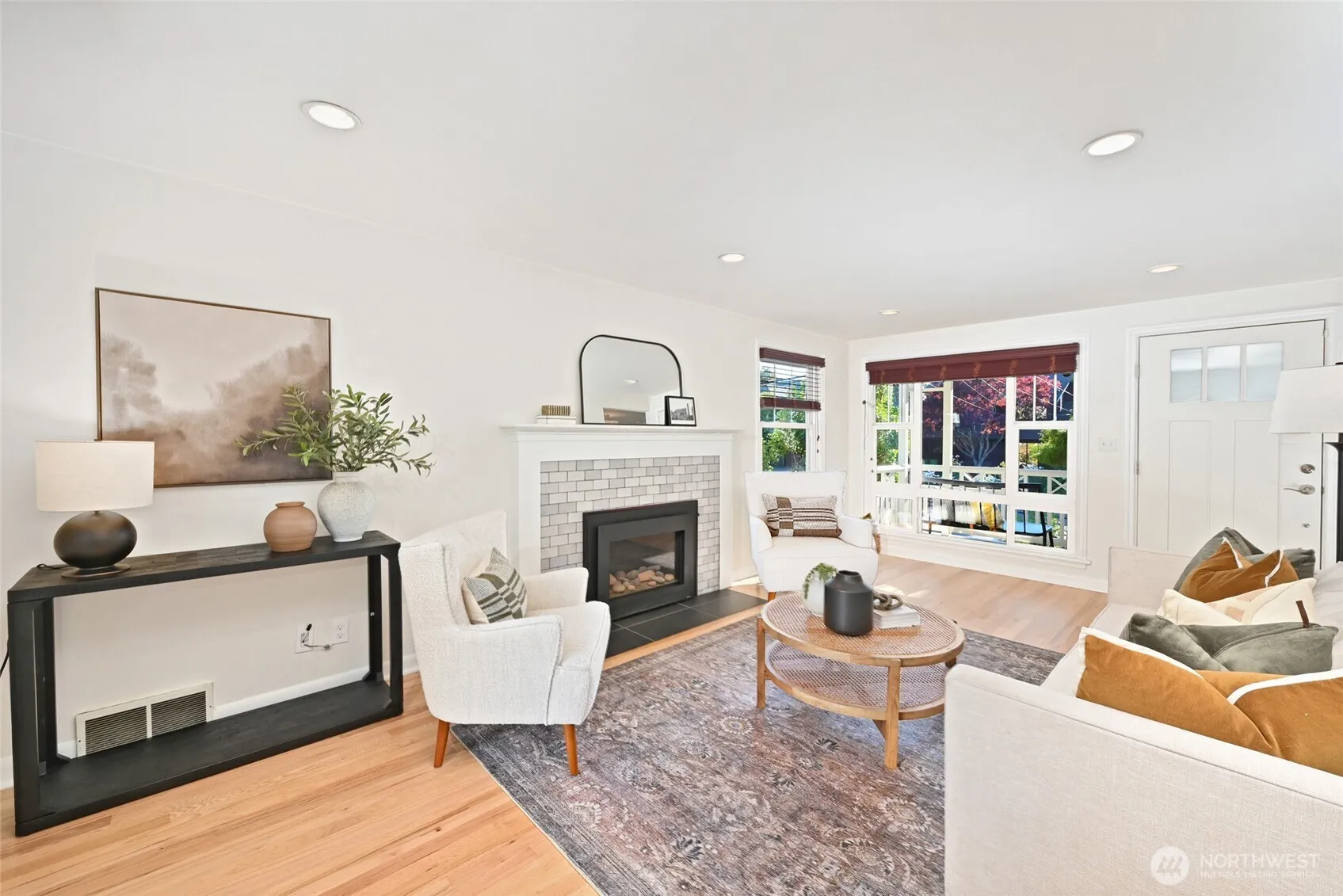 Property photo for 4024 55th Avenue Sw, Seattle photo 4
