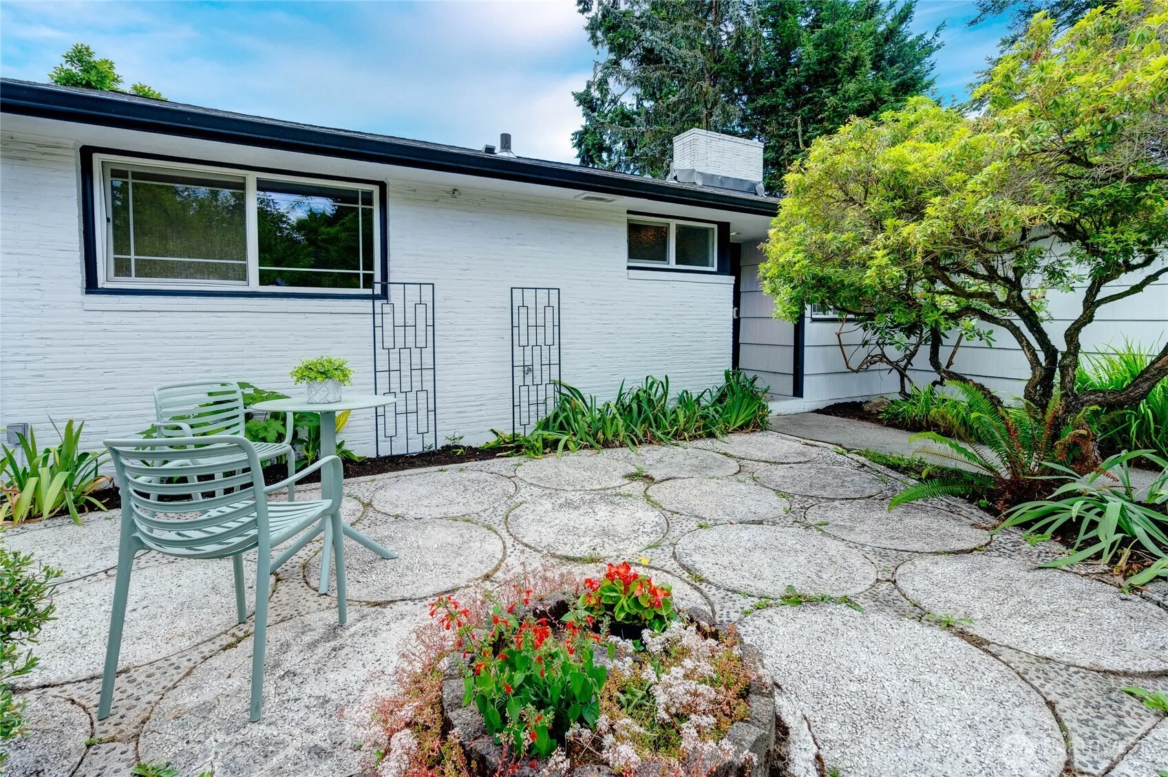Property photo for 13322 3rd Avenue Ne, Seattle photo 4
