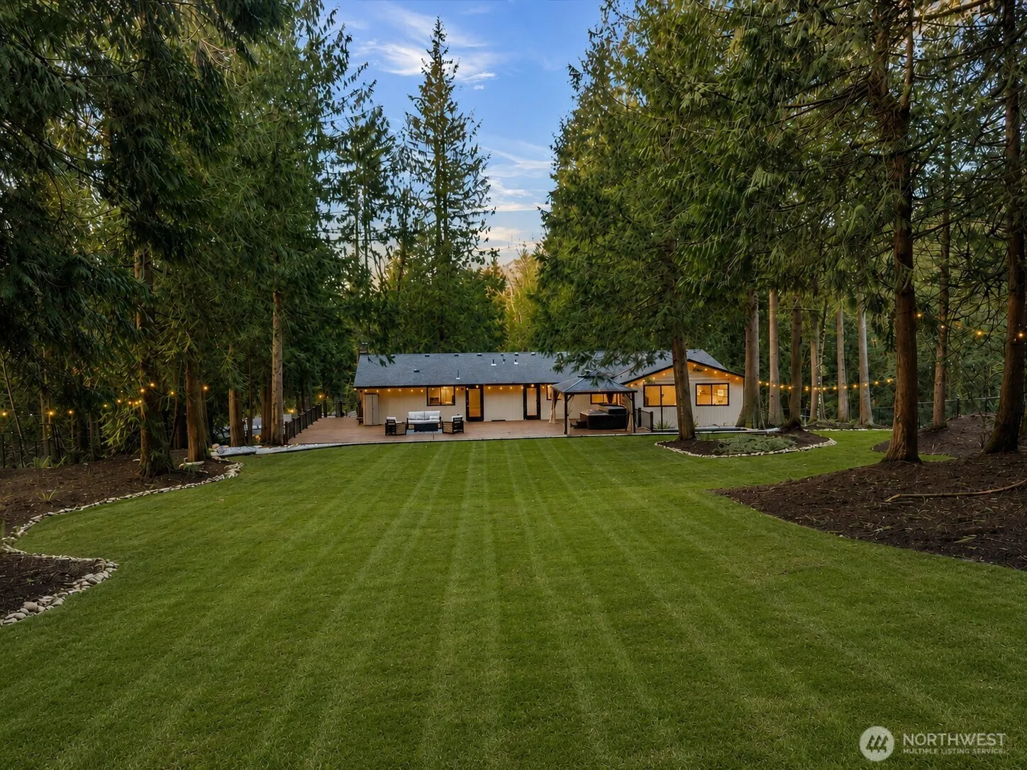 Property photo for 14702 255 Avenue Se, Issaquah photo 2