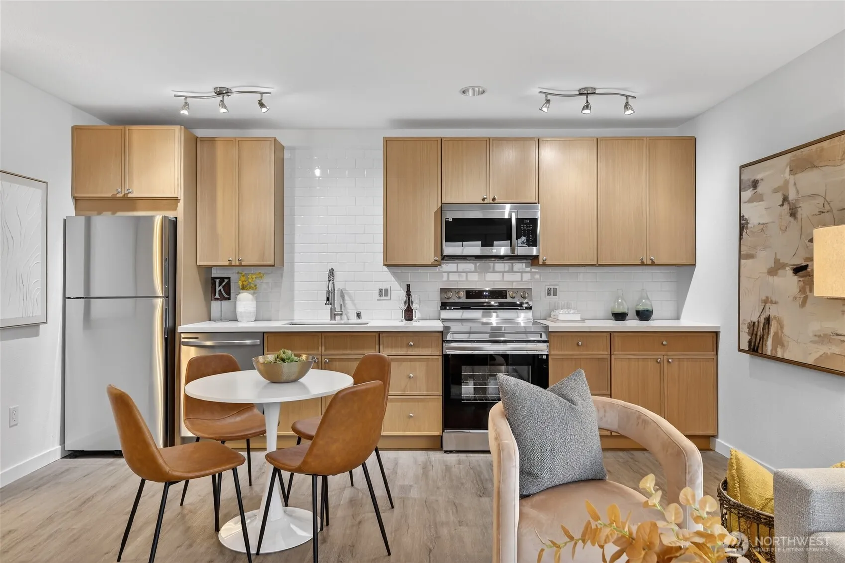 Property photo for 6547 42nd Avenue Sw #303, Seattle photo 2