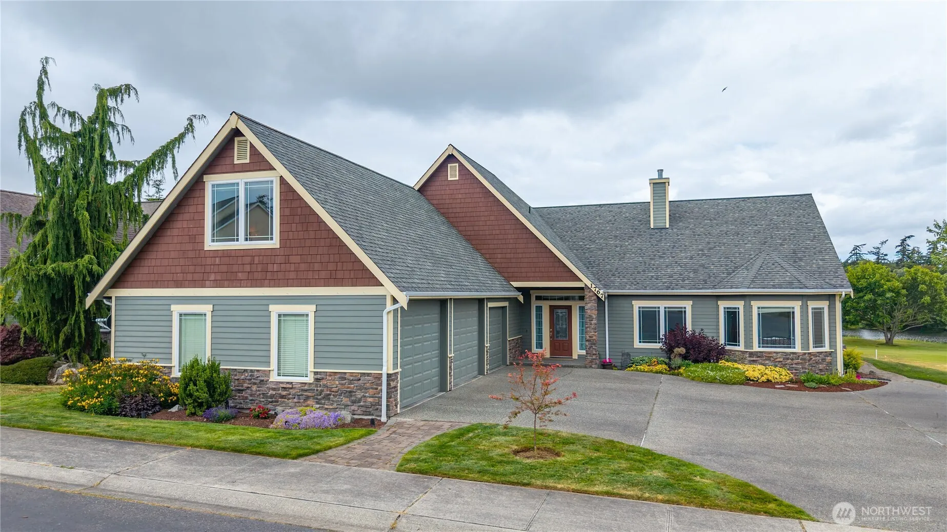 Property photo for 1767 Sw Waterside Court, Oak Harbor
