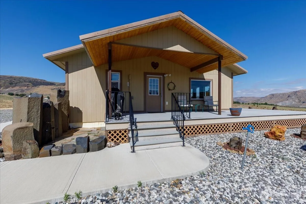 Property photo for 44495 Sr 174 N, Grand Coulee photo 5