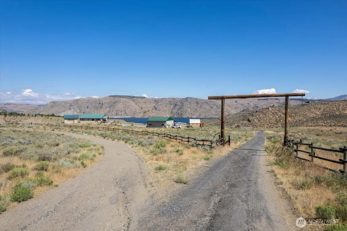 Property photo for 44495 Sr 174 N, Grand Coulee photo 2