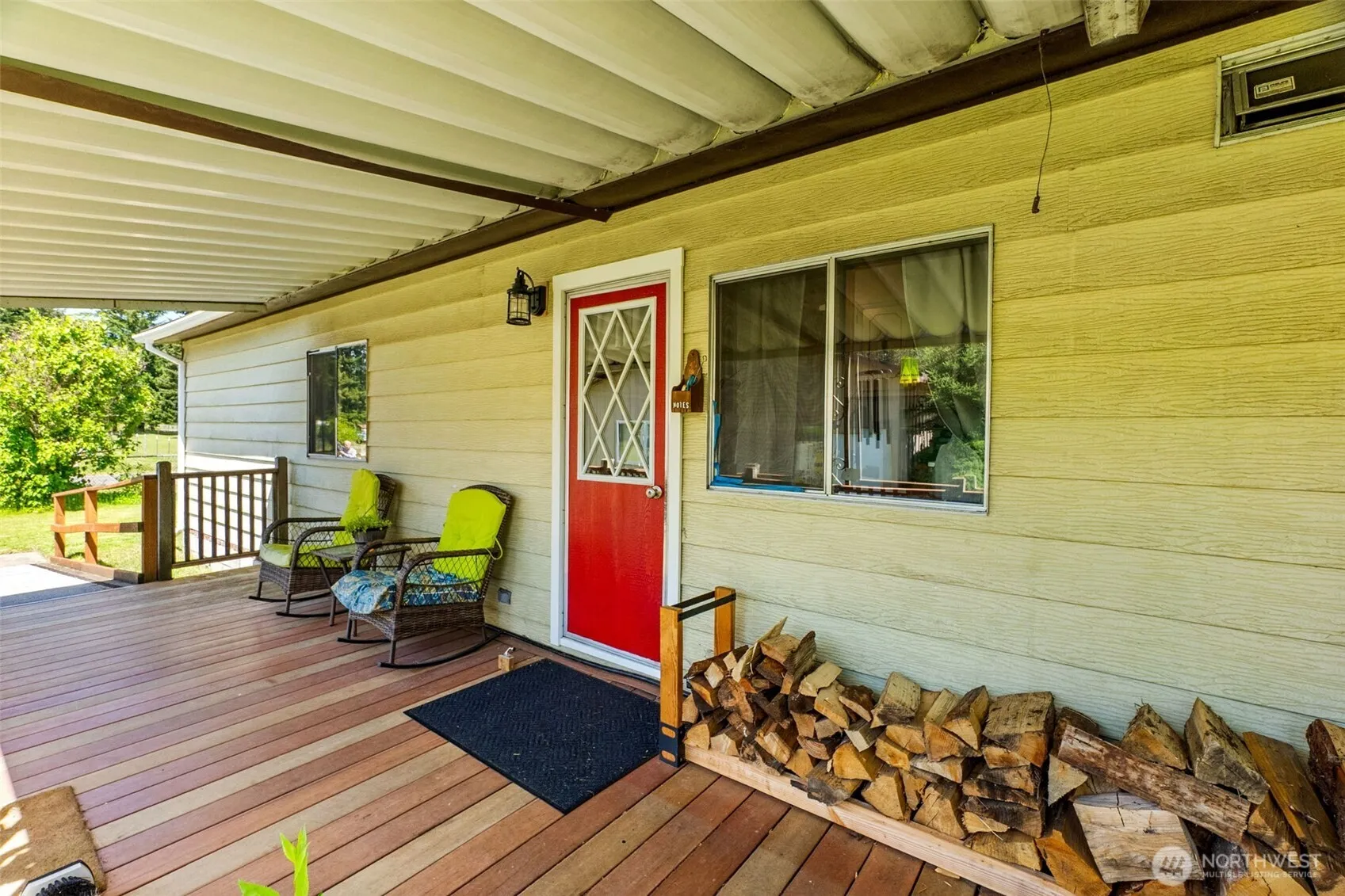 Property photo for 10739 128th Avenue Se, Rainier photo 4