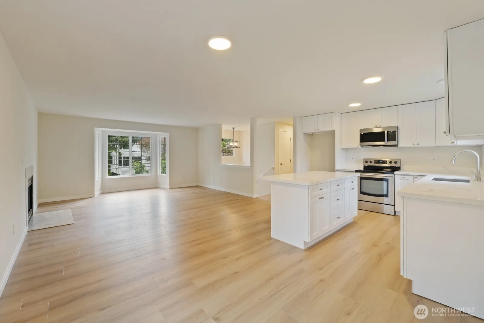 Property photo for 12057 20th Avenue Ne, Seattle photo 4
