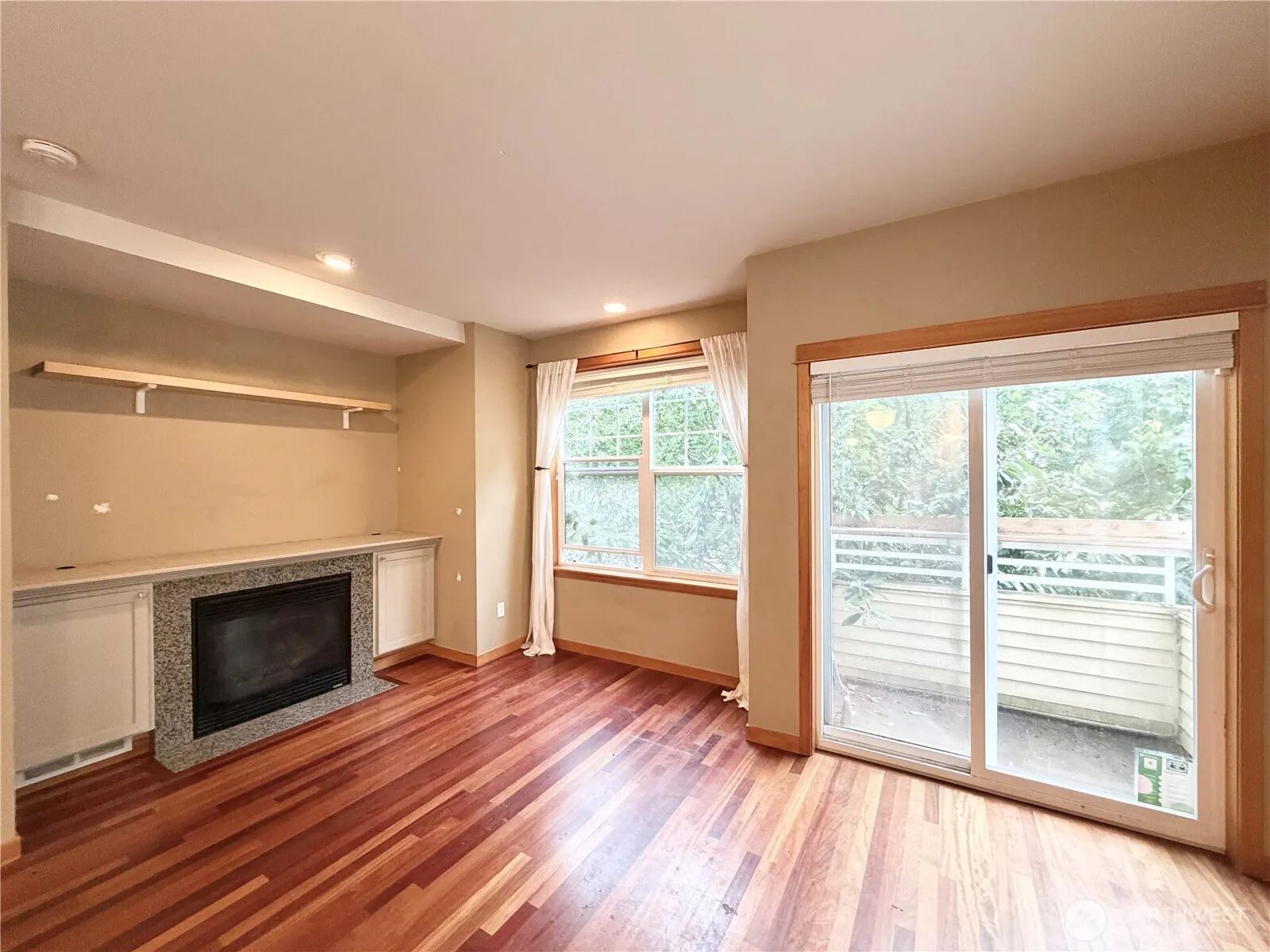 Property photo for 9216 Stone Ave N #b, Seattle photo 4
