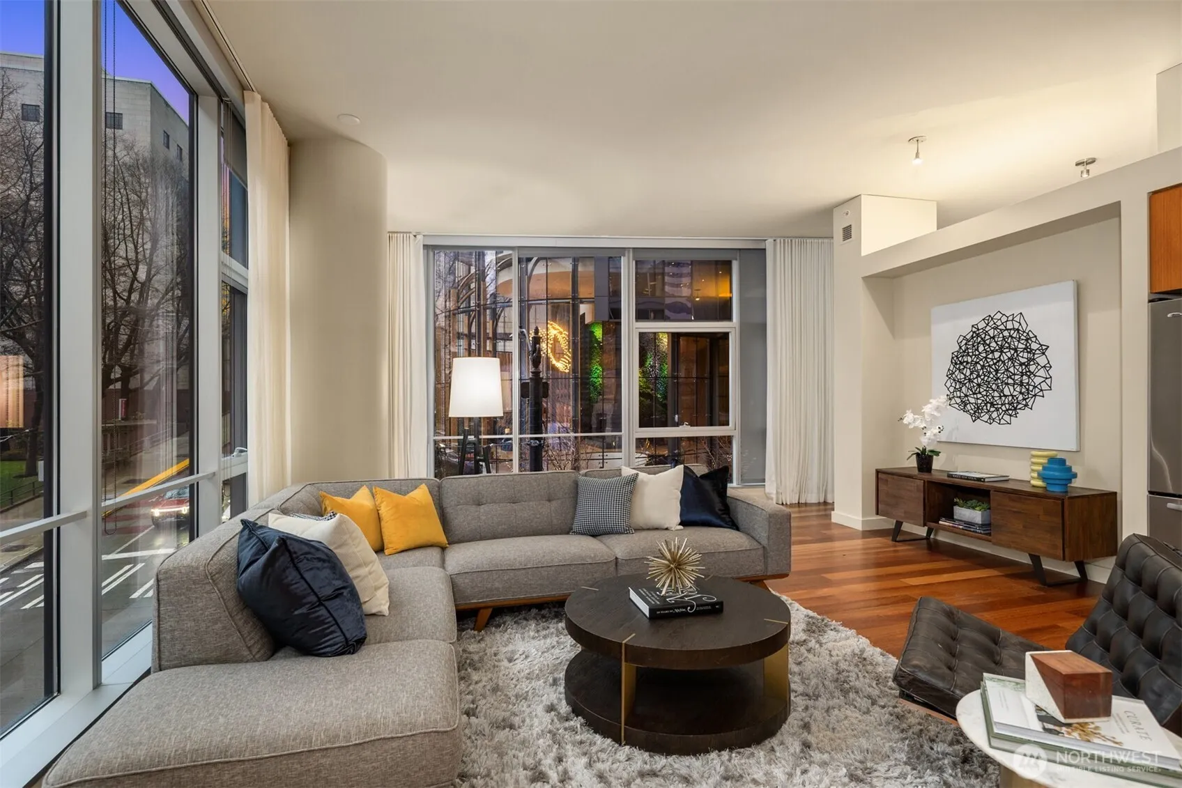 Property photo for 909 5th Avenue #204, Seattle photo 4