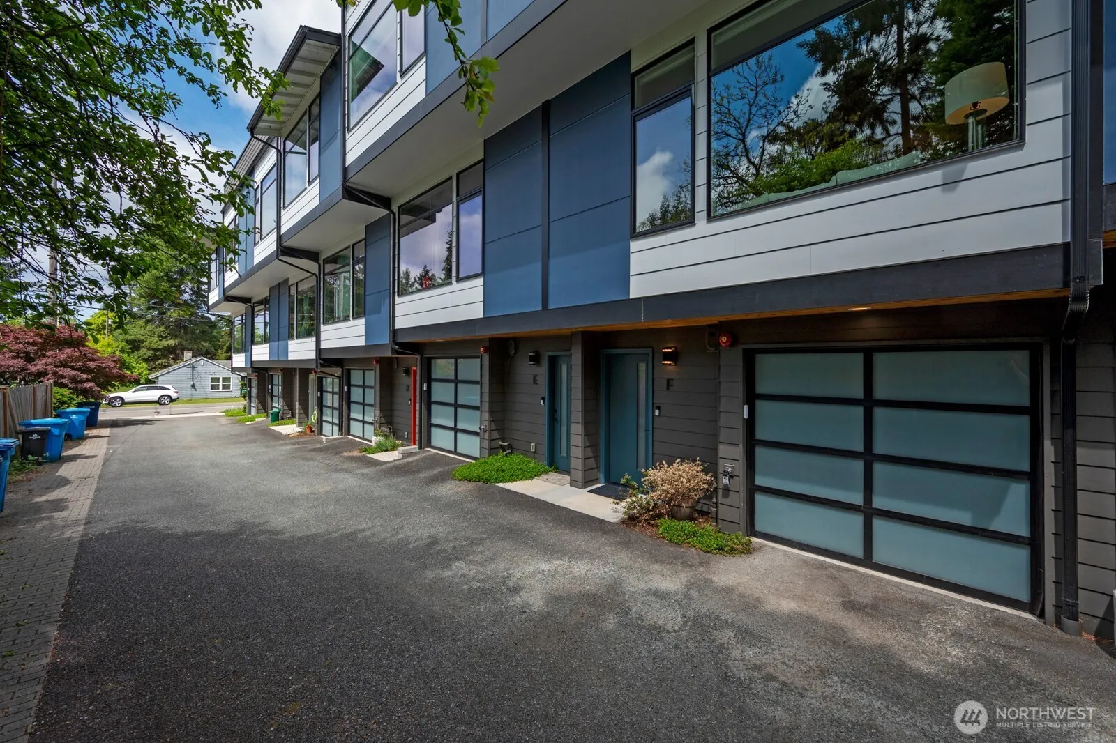 Property photo for 18028 10th Avenue Ne #f, Shoreline photo 2
