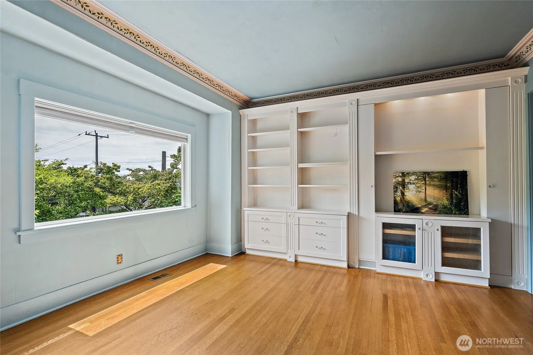 Property photo for 2902 S Jackson Street, Seattle photo 5