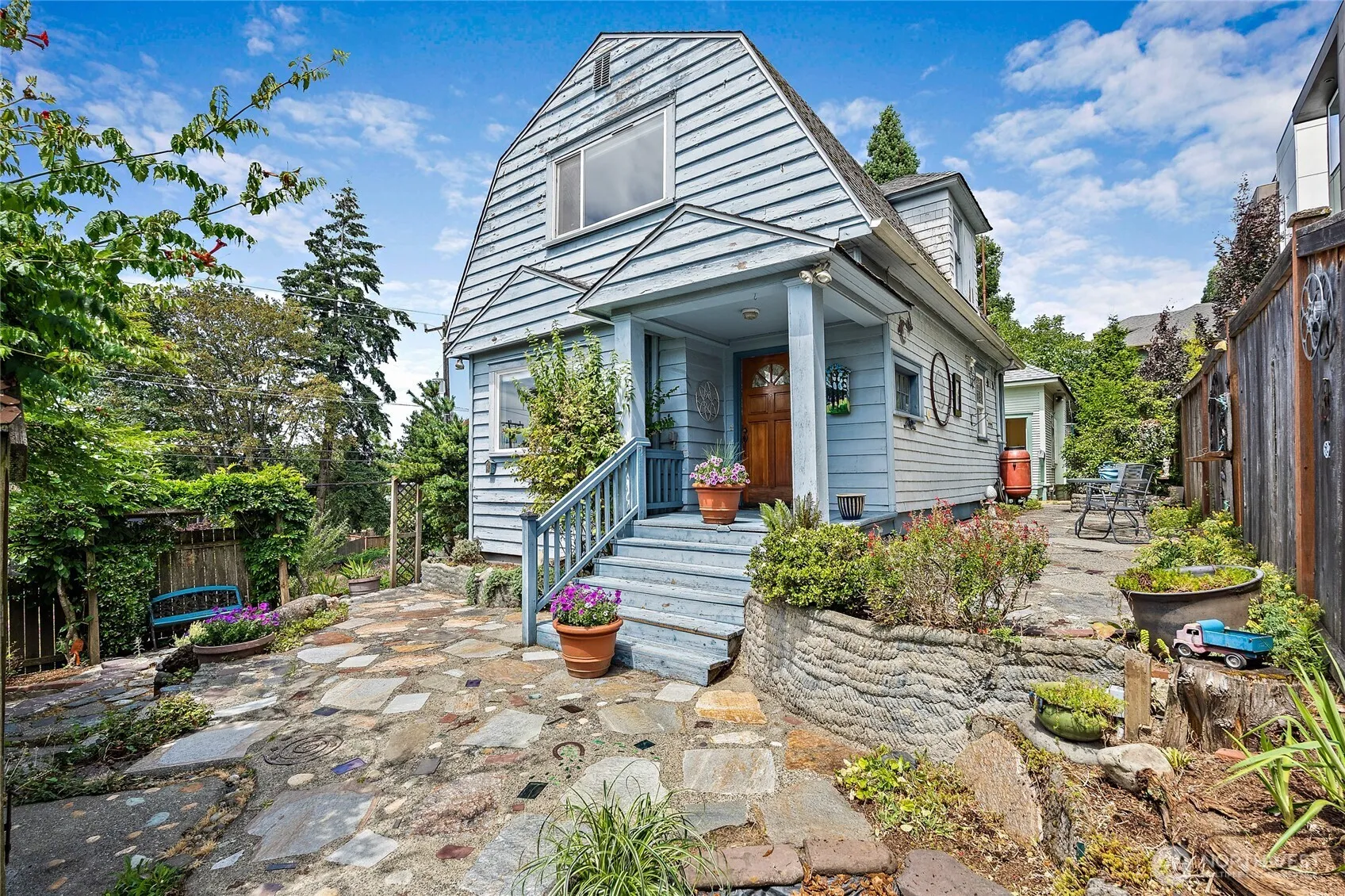 Property photo for 2902 S Jackson Street, Seattle photo 3