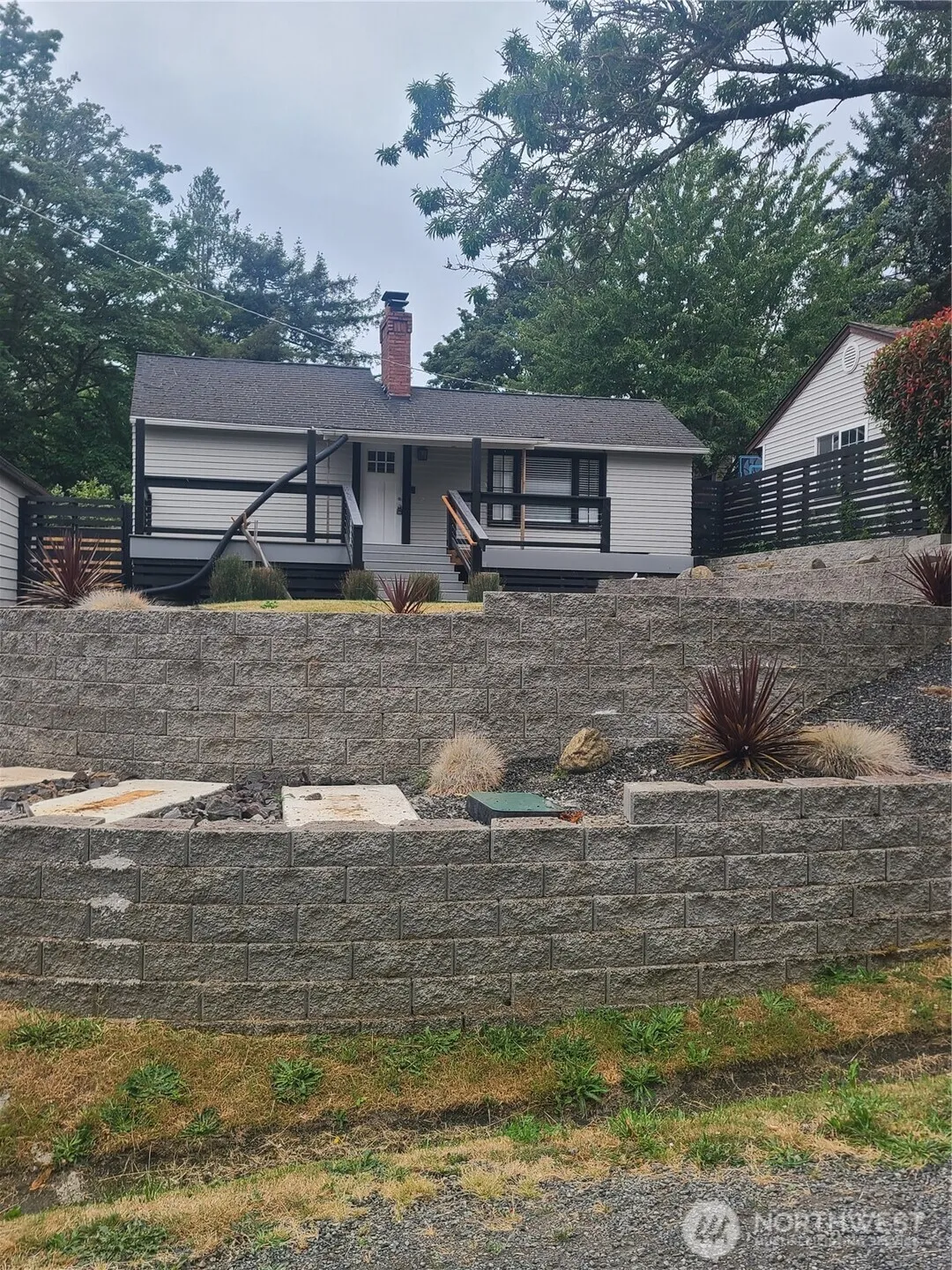 Property photo for 11335 Sunnyside Avenue N, Seattle photo 3