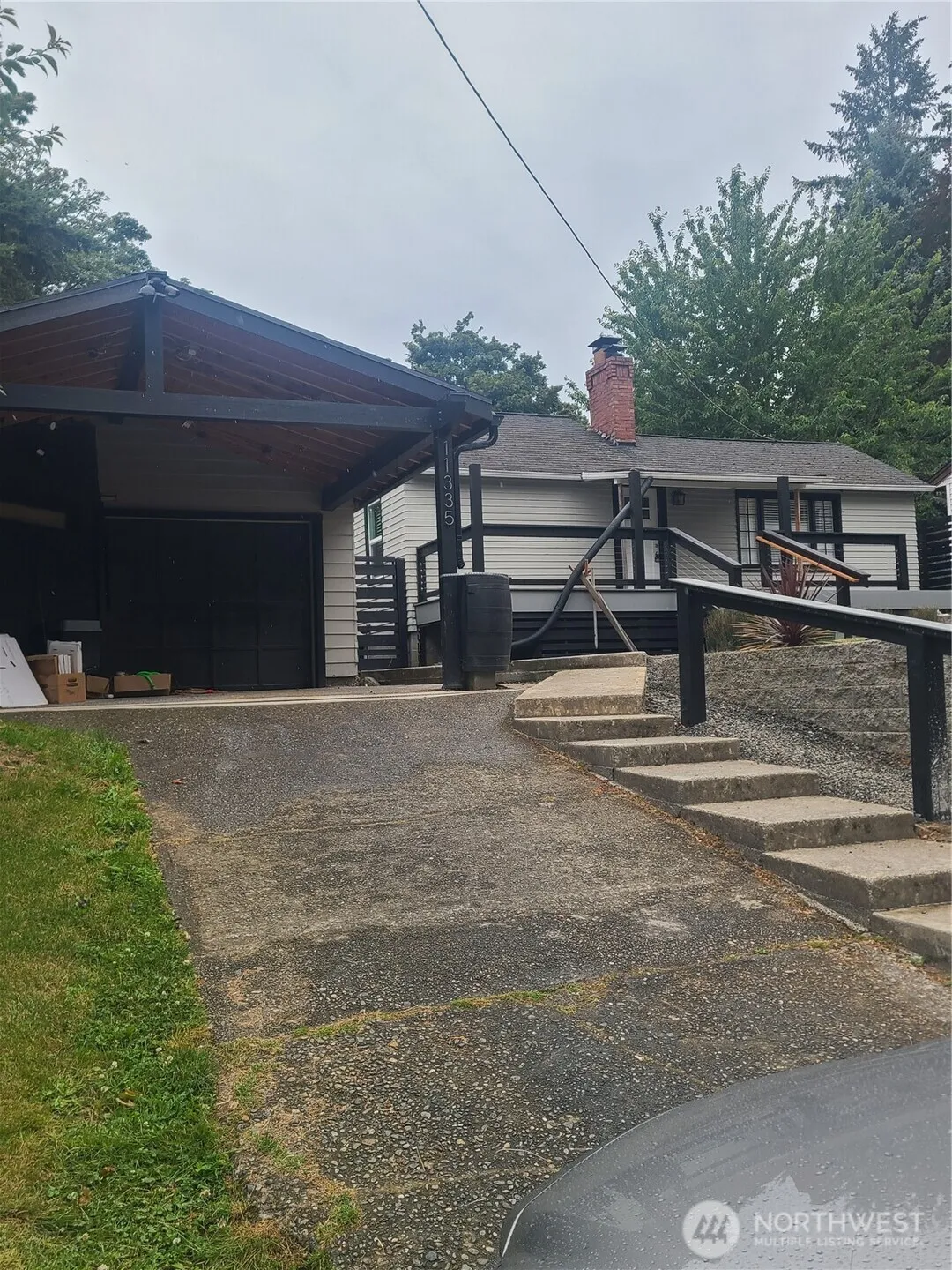 Property photo for 11335 Sunnyside Avenue N, Seattle photo 2
