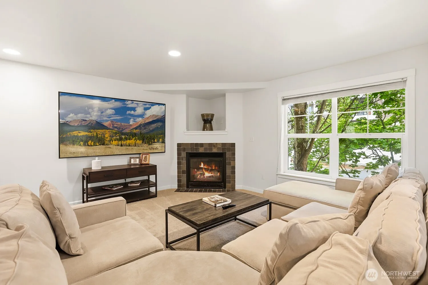 Property photo for 17520 12th Avenue Ne #b, Shoreline photo 4