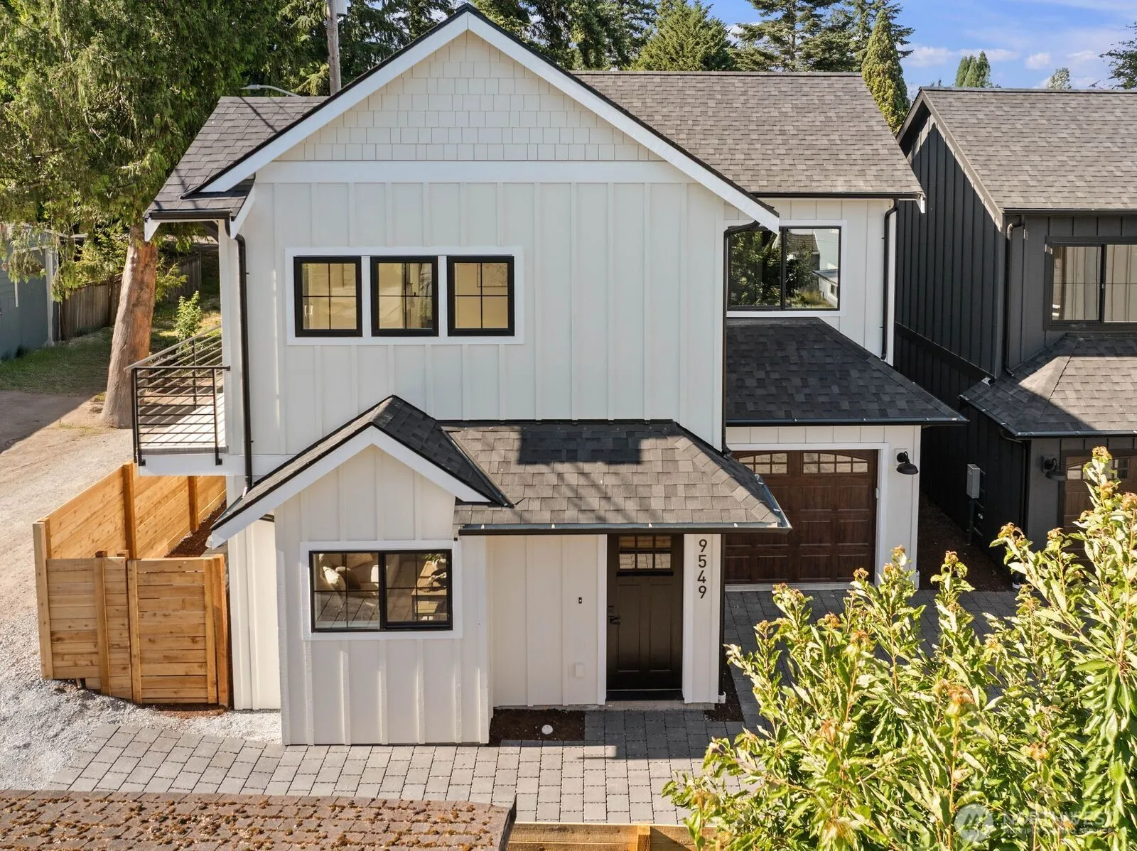Property photo for 9549 Evanston Avenue N, Seattle photo 3
