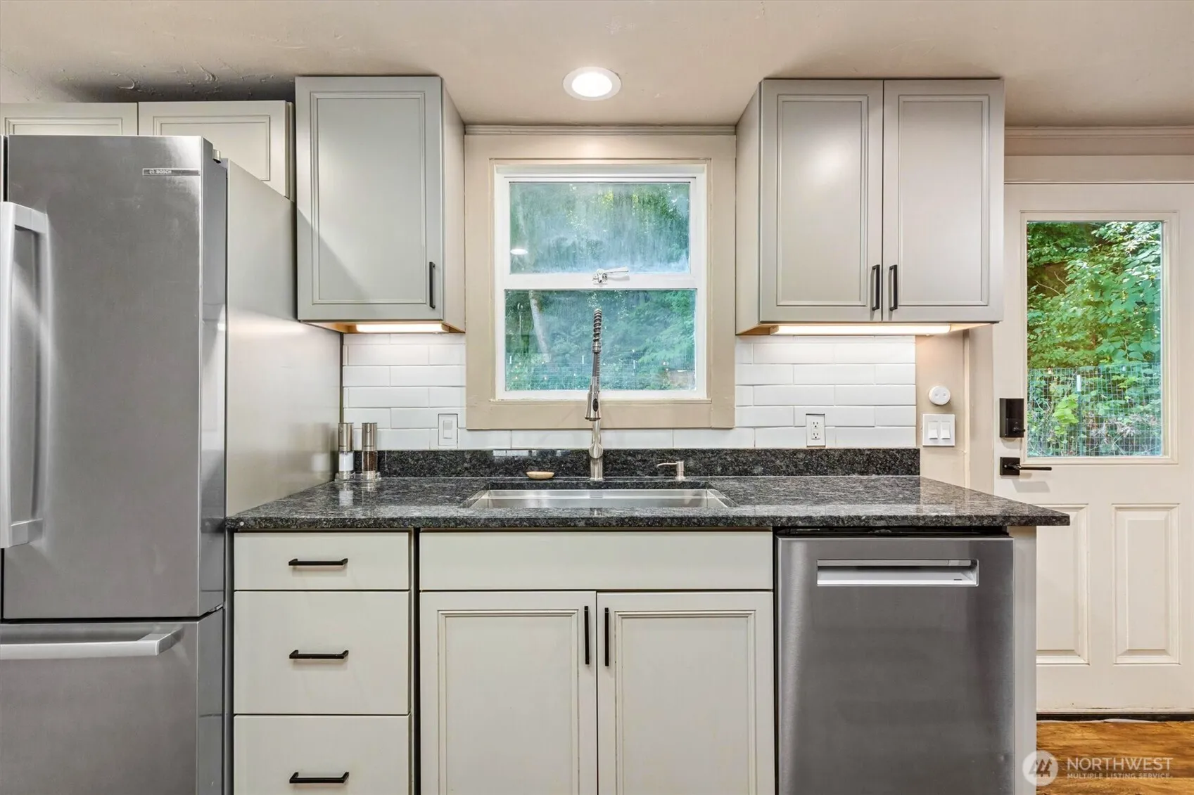 Property photo for 8233 Ne 169th Street, Kenmore photo 5