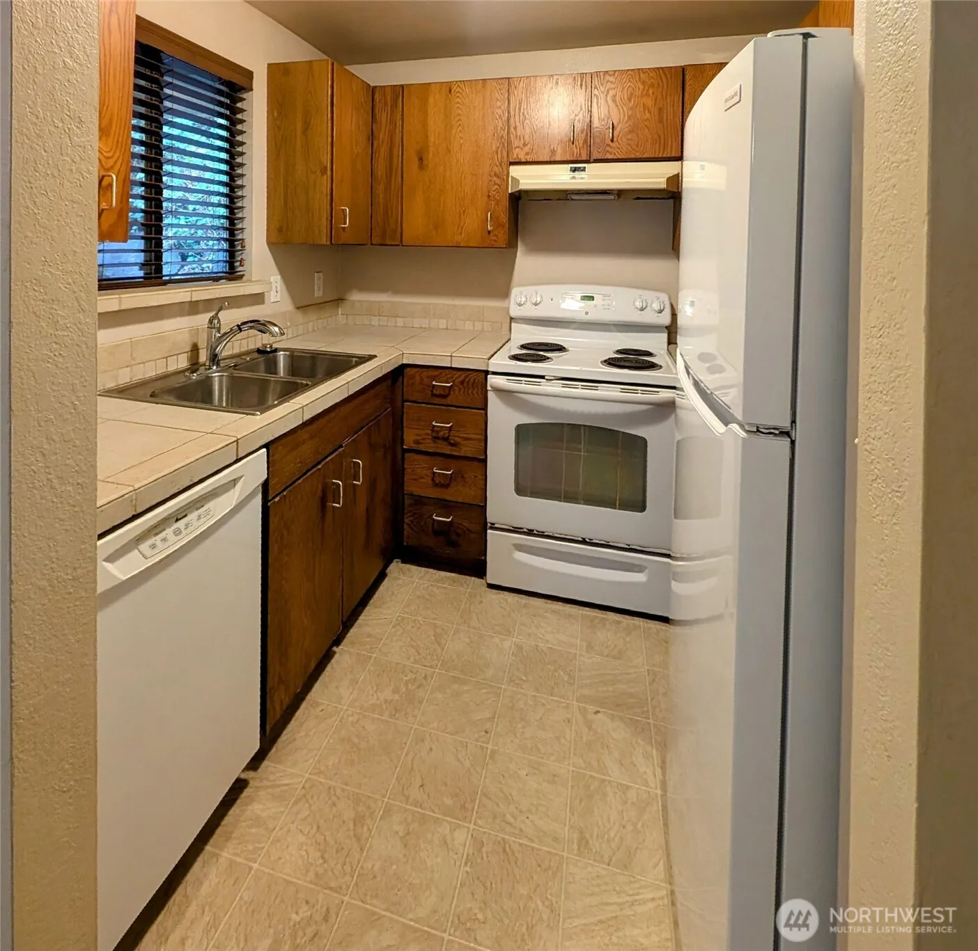 Property photo for 1627 Ne 199th Place, Shoreline photo 5