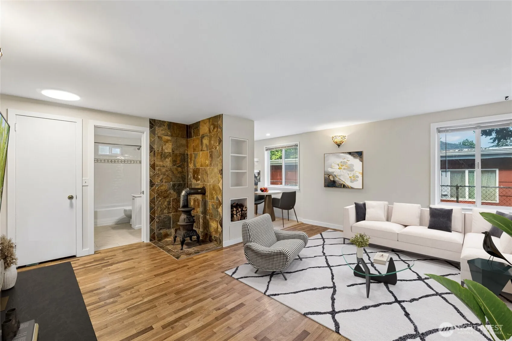 Property photo for 627 Sw 106th Street, Seattle photo 3