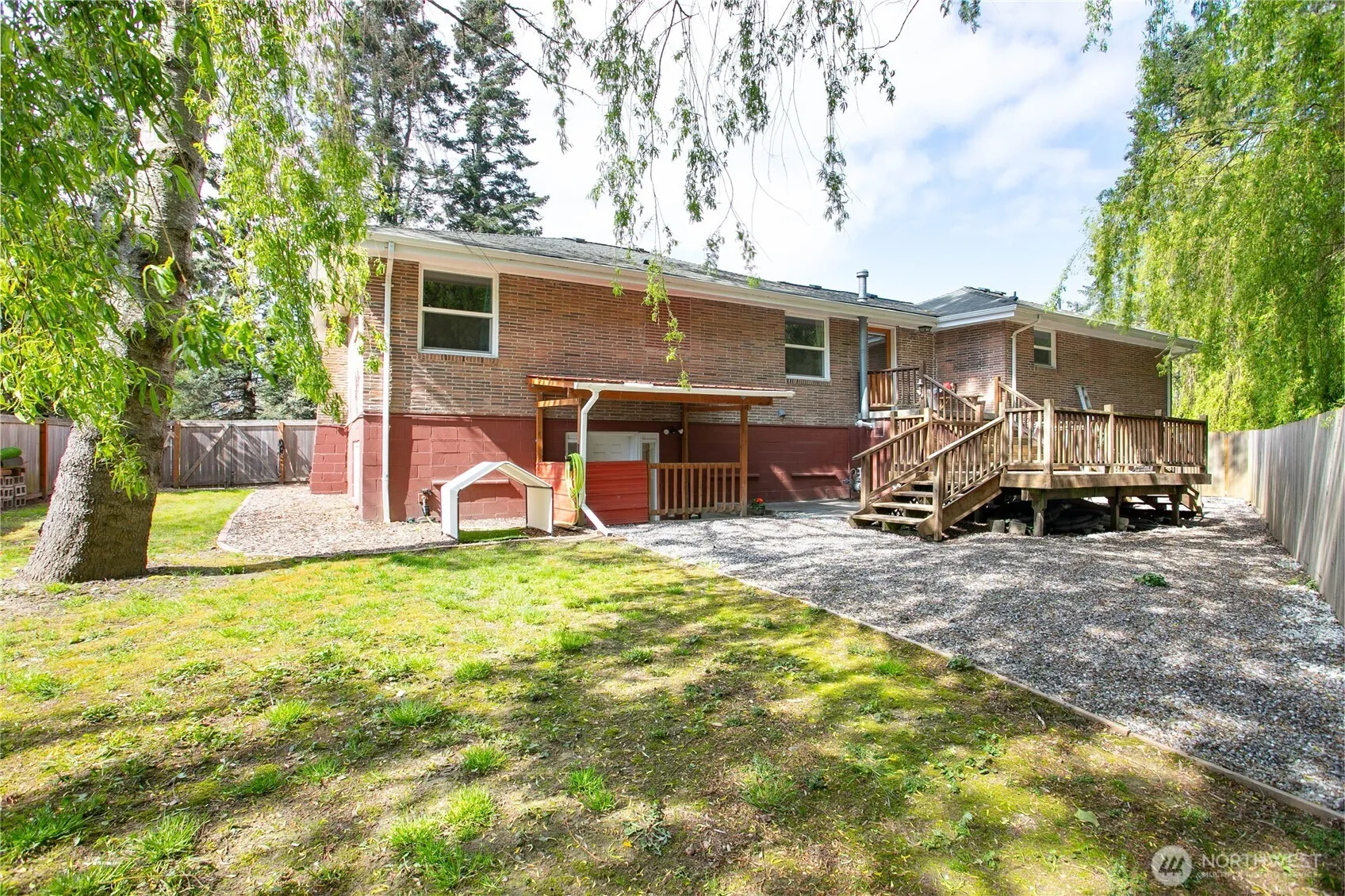 Property photo for 997 W Larson Road, Bellingham